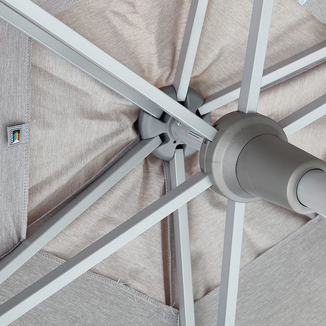 Kettler Easy Push Mittelstockschirm 210x150cm Inkl. Ständer Silber/Charcoal 8 Kettler Easy Push Mittelstockschirm 210x150cm Inkl. Ständer Silber/Charcoal – Bild 6