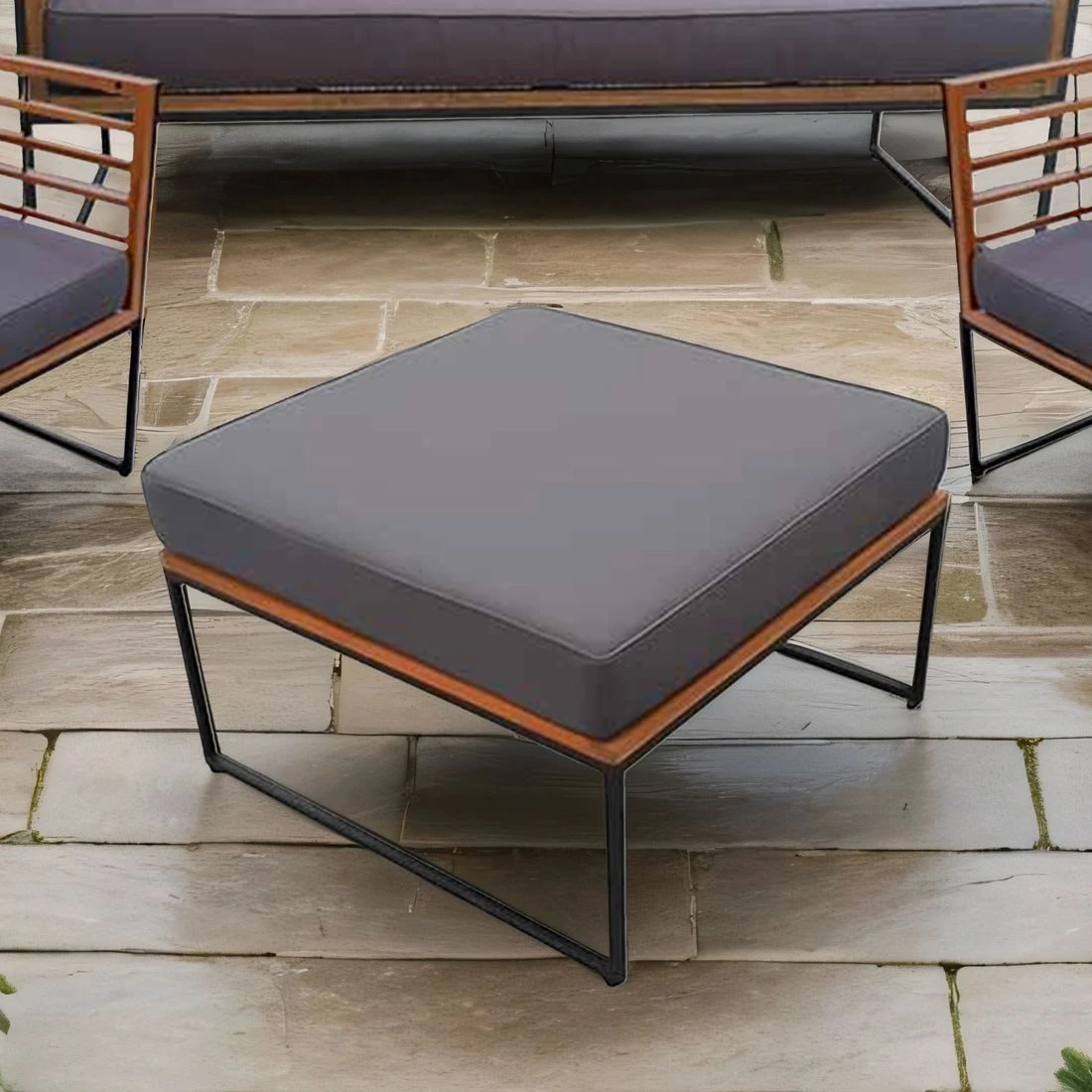 OUTLIV. Maui Loungehocker Stahl/Akazie/Polster Schwarz/Anthrazit 3 OUTLIV. Maui Loungehocker Stahl/Akazie/Polster Schwarz/Anthrazit