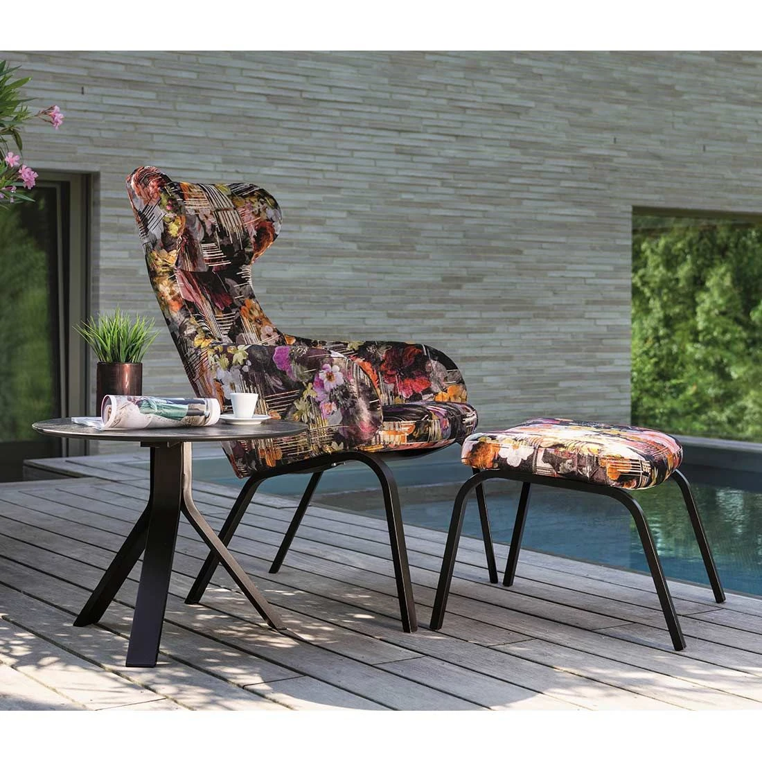 Stern Stan Flower Loungesessel Inkl. Hocker Aluminium/Stoff Schwarz Matt/Geblümt 8 Stern Stan Flower Loungesessel Inkl. Hocker Aluminium/Stoff Schwarz Matt/Geblümt – Bild 6